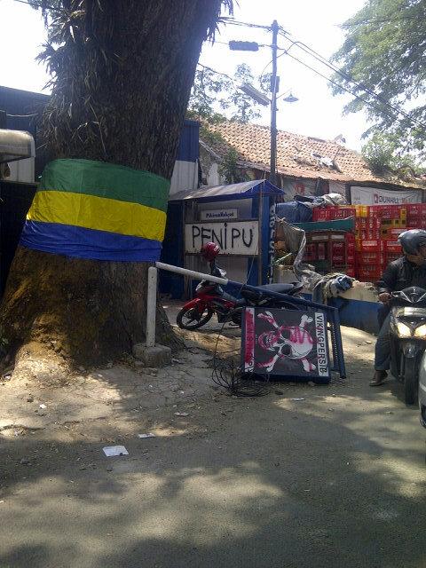 Bobotoh merusak viking fanshop banda.... Meminta pertanggung jwbannya