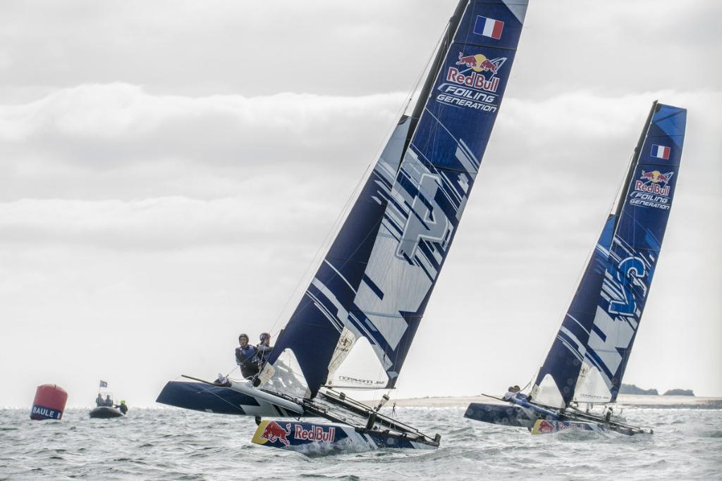 Retour en images sur la deuxième journée d’entrainement du Red Bull #FoilingGeneration. win.gs/1ODg7Pe