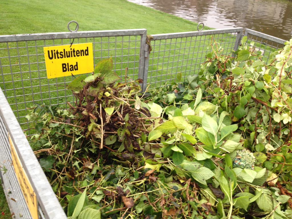 Alleen #bladafval dus geen #snoeiafval! Kampenhout Vught, hoemoeilijkkanhetzijn? <a href="/VughtNL/">Vught Citytweet</a> <a href="/vughtnieuws/">vught</a> <a href="/Vught/">Gemeente Vught</a>