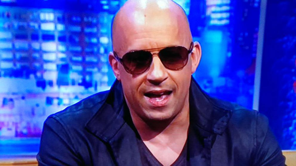 Nathan Bevan On Twitter Only 2 Types Of People Wear Sunglasses Indoors Blind People Assholes Vin Diesel Has 20 20 Vision Jonathanross Http T Co Jchlbhiska