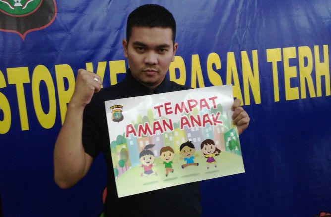 Metro_TV's tweet image. Indra Bekti Ditunjuk sebagai Duta Anti Kekerasan pada Anak goo.gl/DyBiKV @indrabektiasli