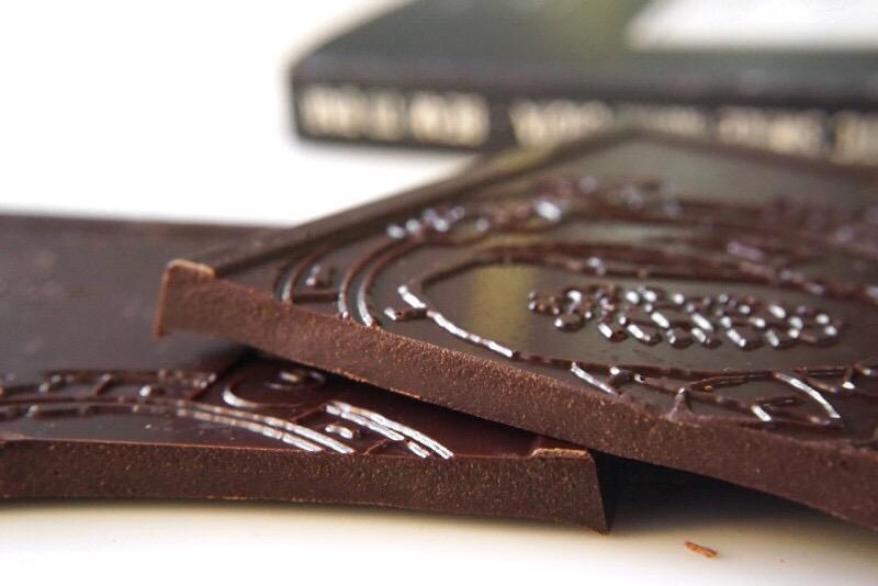 チョコレートくん 今回はドイツの高級チョコメーカー コップナー から Republica Dominicana Kaffee 70 ドミニカ共和国産カカオに珈琲フレーバーを加えた1枚 記事はこちら Http T Co Ac43cg4cpq Http T Co O0kvpmumme Twitter