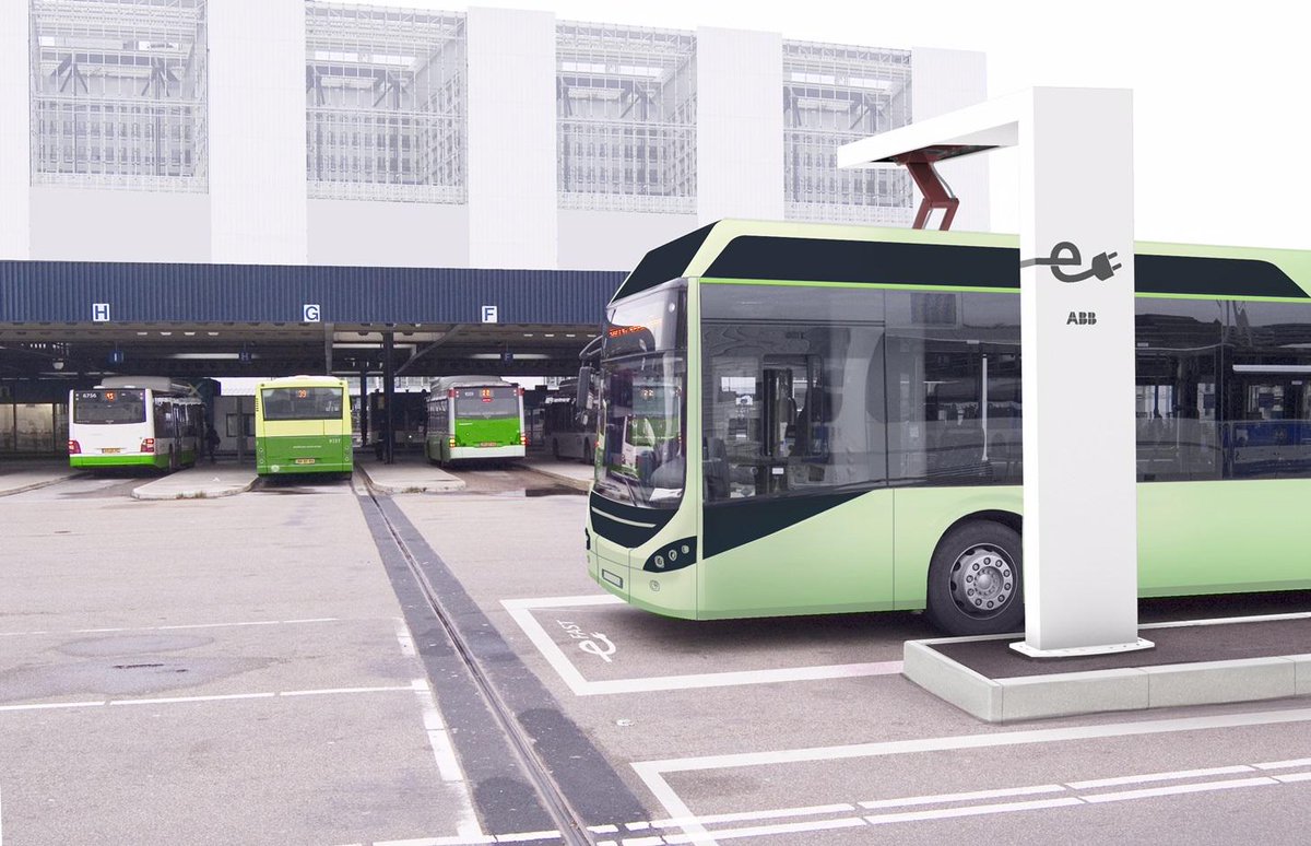 ABBgroupnews's tweet image. ABB launches fast charging robot for public buses ow.ly/TzeIN