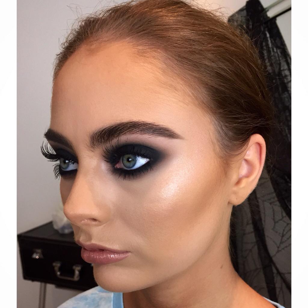 Lilli Kelly Make Up tweet media