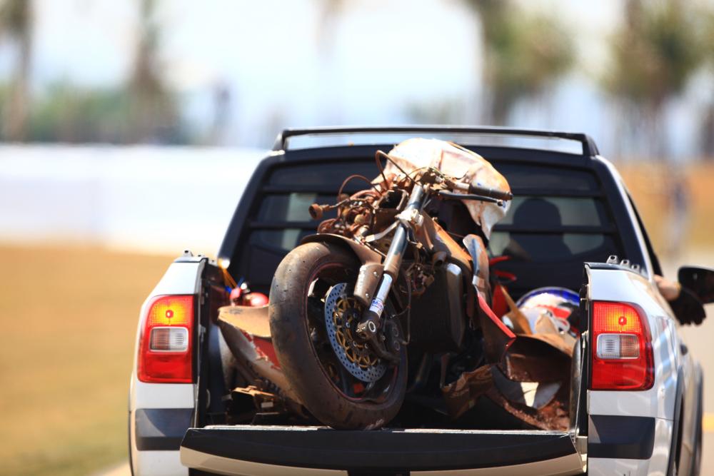 geglobo's tweet image. Vídeo mostra acidente de piloto paulista que morreu em Goiânia; veja glo.bo/1Kjz3uq