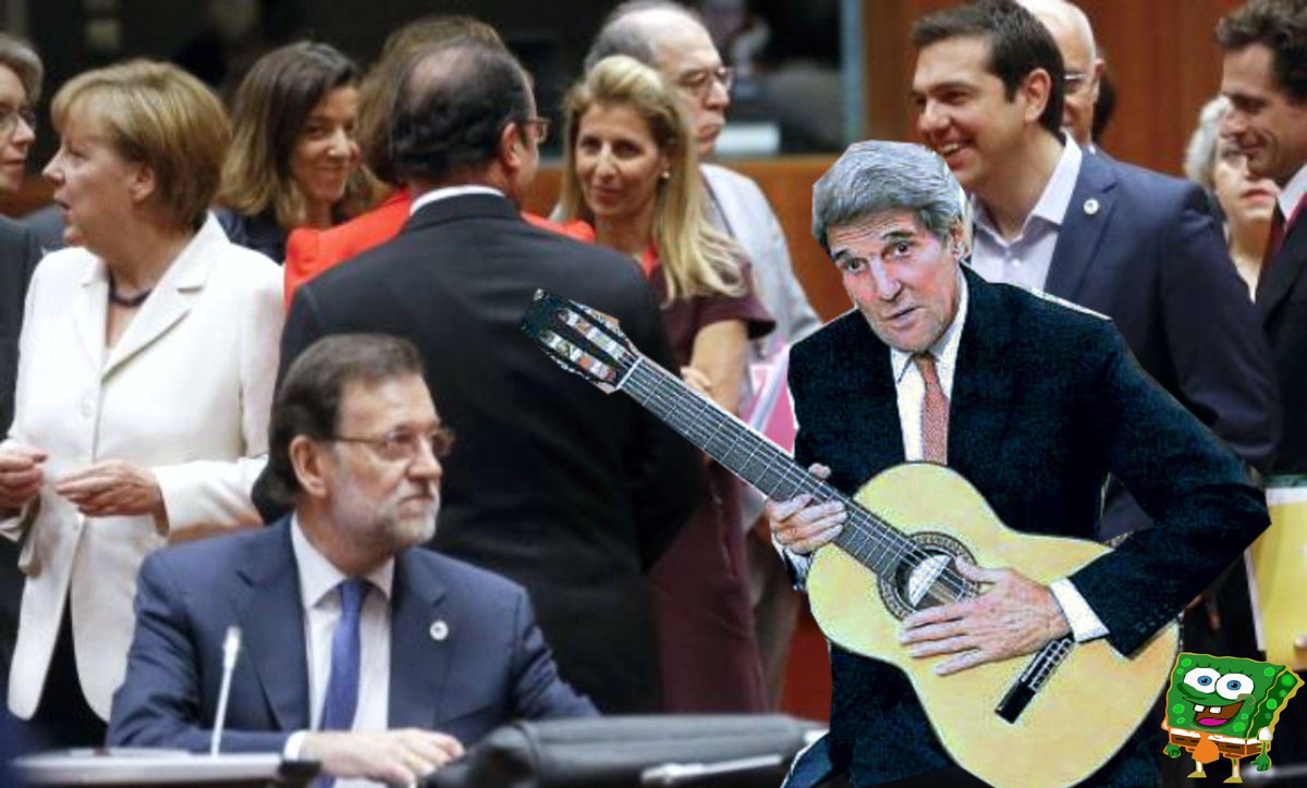 Fotos: La guitarra que Margallo le regaló a Kerry revoluciona la Red en forma de memes CRrQTLzWoAAYIWn