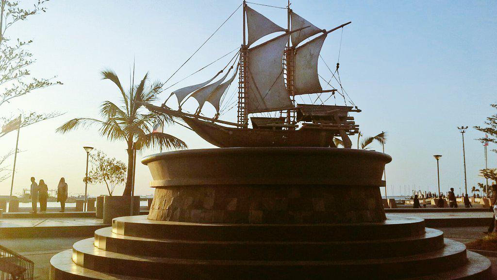 The gorgeous statute Phinisi in Losari Beach #MakassarBersih #SmartCity #Sombere #ASEAN <a href="/DP_dannypomanto/">Danny Pomanto</a>