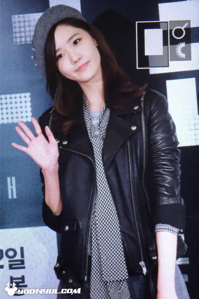 [PIC][19-10-2015]YoonA tham dự buổi công chiếu bộ phim "The Phone" vào tối nay CRrVGM0UwAA7UIK
