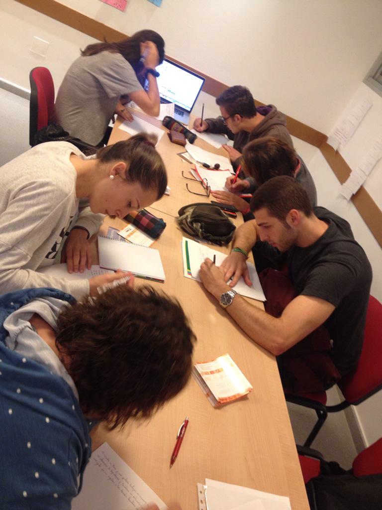 ArrabalAID's tweet photo. Impartimos taller de movilidad durante toda la semana en @cajablancama  @InjuveSpain @IAJuventud @MalagaJuventud http://t.co/N1EVw1MVKI