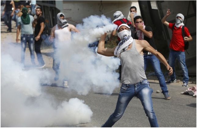 ChristianPost's tweet photo. Praying for the Peace of Jerusalem: http://t.co/6tZcUoC2sC http://t.co/fngDJLrYKv