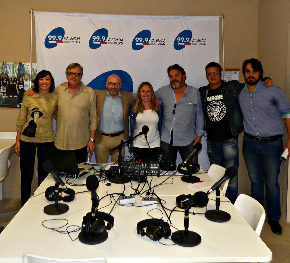 Casa Ronald Valencia (@casaronaldvlc) on Twitter photo <a href="/SSocialOficial/">Seguridad Social</a> #NacarumBigBand difundiendo el #IIFestivalSolidario Gracias @999vlcRadio <a href="/PacoCremades/">Paco Cremades 🎧</a> #todoirabien <a href="/SSocialOficial/">Seguridad Social</a> #NacarumBigBand difundiendo el #IIFestivalSolidario Gracias @999vlcRadio <a href="/PacoCremades/">Paco Cremades 🎧</a> #todoirabien