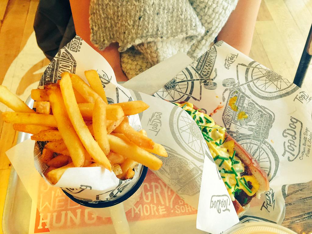 table_service's tweet photo. Top dogs @ @TopDogSoho great staff, need more customers though! #quietlunch #tableservice http://t.co/ubOt4vQvbo