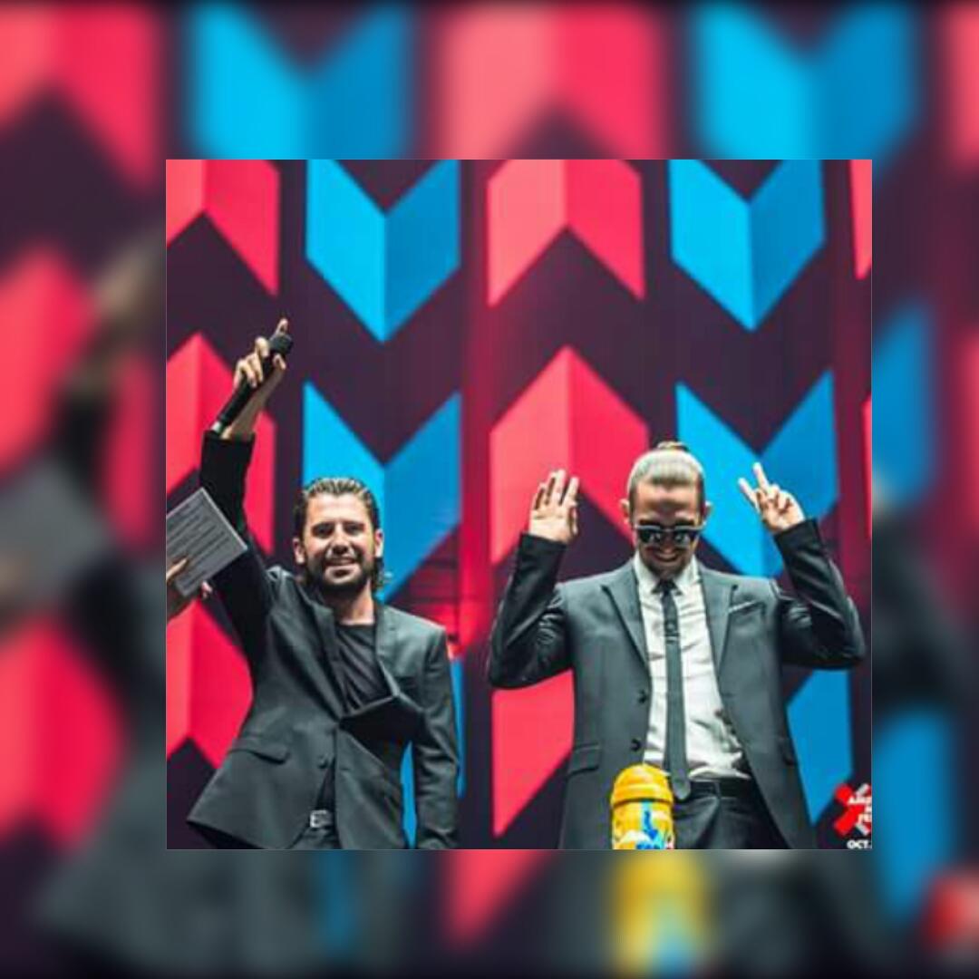 carooo_aquino's tweet photo. Woow man, this is so fucking amazing #NumberOne @dimitrivegas @likemike http://t.co/I3lhaFihQ7