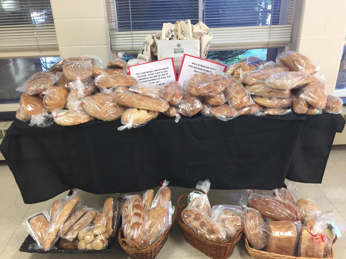 MoNCatholic_Sch's tweet photo. Whole lotta baking going on! Loaves for Interfaith Works. @KingArthurFlour @InterfaithWorks @ADWCathSchools http://t.co/bom37Zr8pG