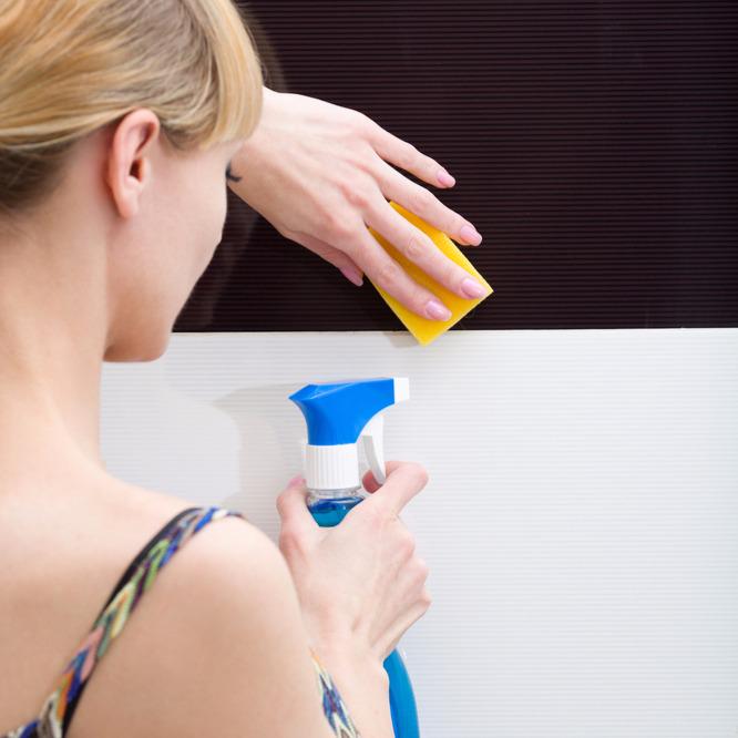 EHASolutions's tweet image. Home cleaning #hack: Prevent mold in your shower by spraying white vinegar directly on affected areas.