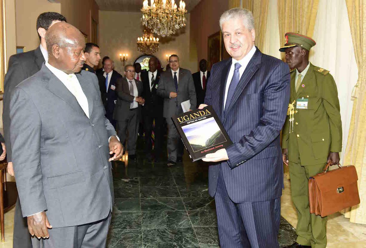 #AlgeriaStateVisit .@KagutaMuseveni Shows beautiful scenes of Uganda 2 Algeria PM Hon.Abdelmalek Sellal #Tourism