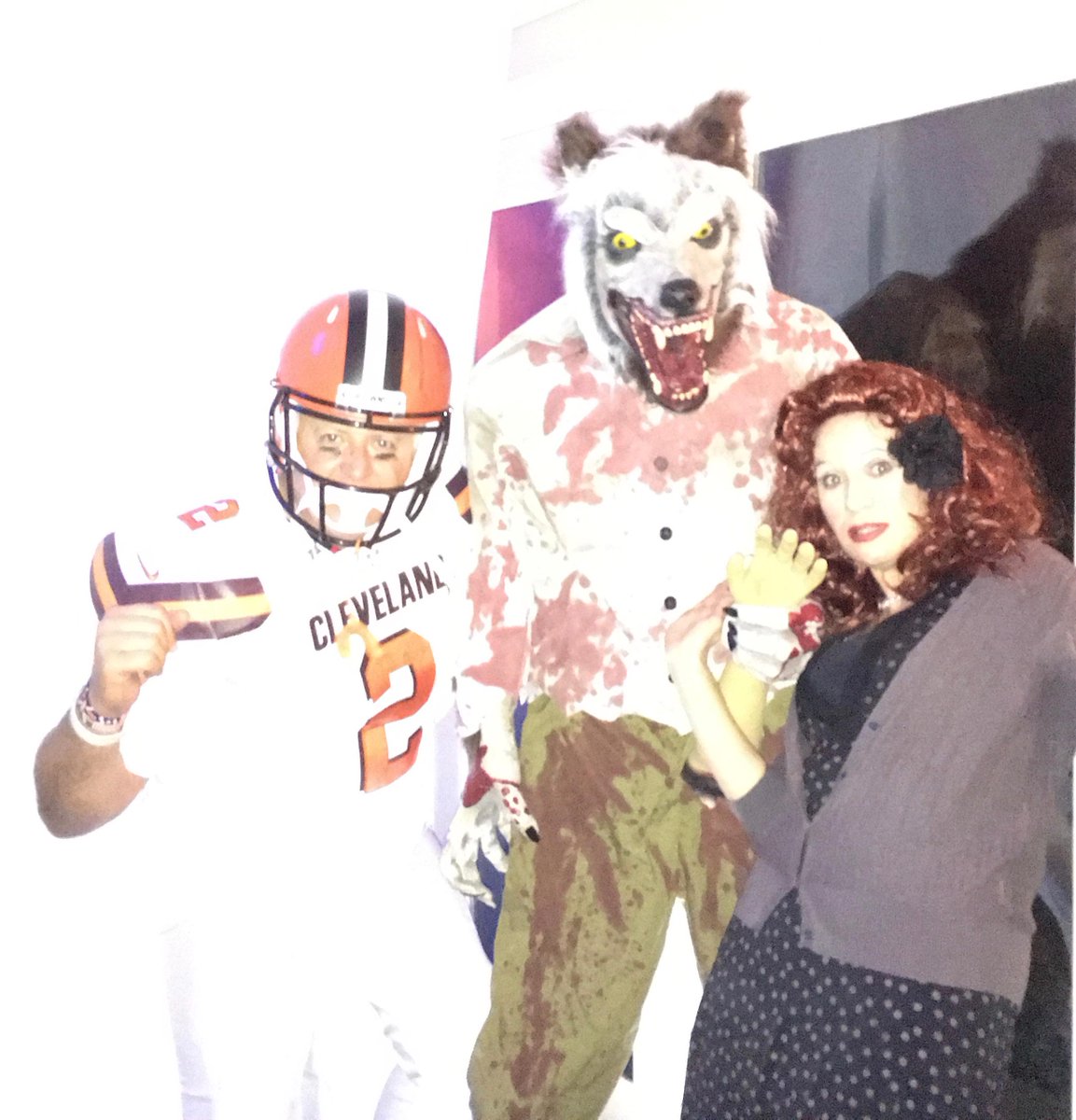 ShawnFBlack's tweet photo. Get Your Howl On!! #DawgPound #ClevelandBrowns http://t.co/dFgv3ZMaXI