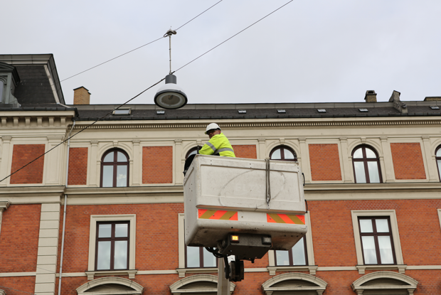 Copenhagen’s "smart" new street lamps shine brighter for cyclists trib.al/C7wjWmC