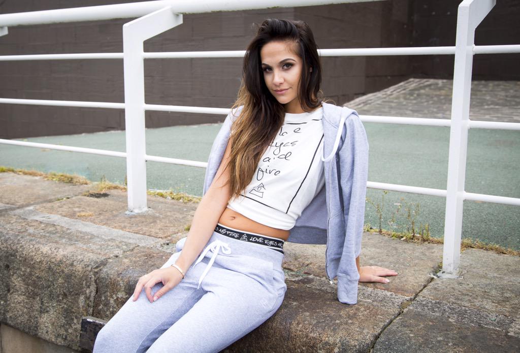 This outfit though 👏🏼 the perfect casual loungewear 😍🔥 #loveeyesandfire #fashion #casual #brand #logo #chill