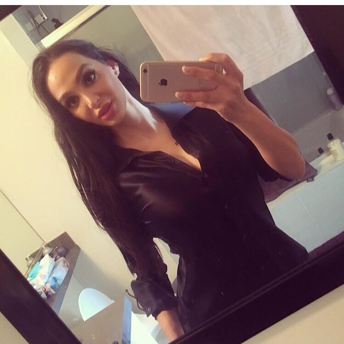 After one year of not being able to wear low cut tops and show cleavage. Am officially recovered ?????