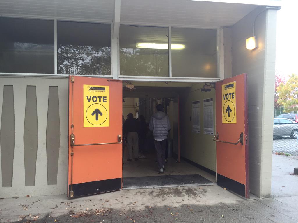In and out in 10 min. No lineups at #vancouversouth. Some voters confused about ID requirement. #PollWatch #elxn2015