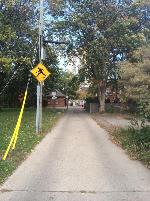 TerryJCooke's tweet image. The streets and alleyways of central #HamOnt. Perfect fall day to run, both literally and figuratively!