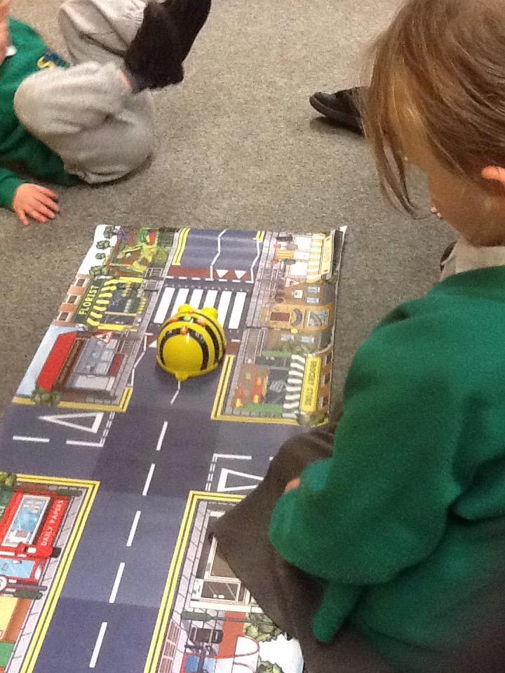 SVPEYFS's tweet image. We are doing so well learning to programme the Beebot too #earlycoding