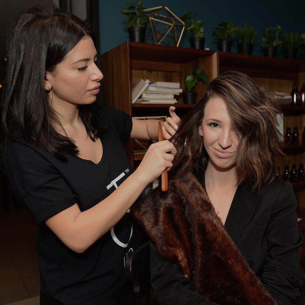tdotSPOT's tweet photo. .@katedingzy getting her hair done at #ssl2015 #WMCFW https://t.co/pX2u2n9geQ https://t.co/uvfX6muBnJ