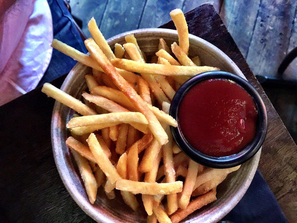 The chicken salt fry obsession is spreading… yelp.co.uk/biz/tabac-glas… <a href="/GlasgowTabac/">Tabac Glasgow</a> #Glasgow #GlasgowFood