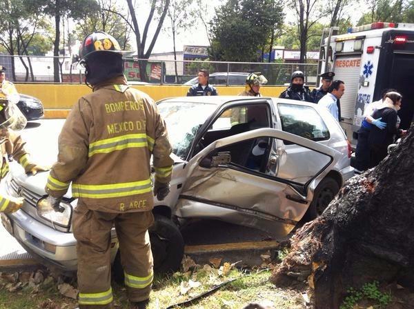 Volcadura en Río Churubusco - CRtK-dDUAAASxBb