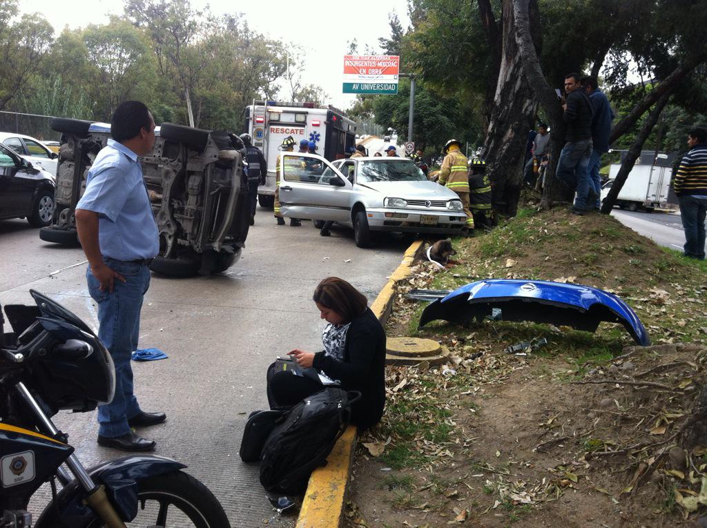 Volcadura en Río Churubusco - CRtLtGOU8AEUg4H