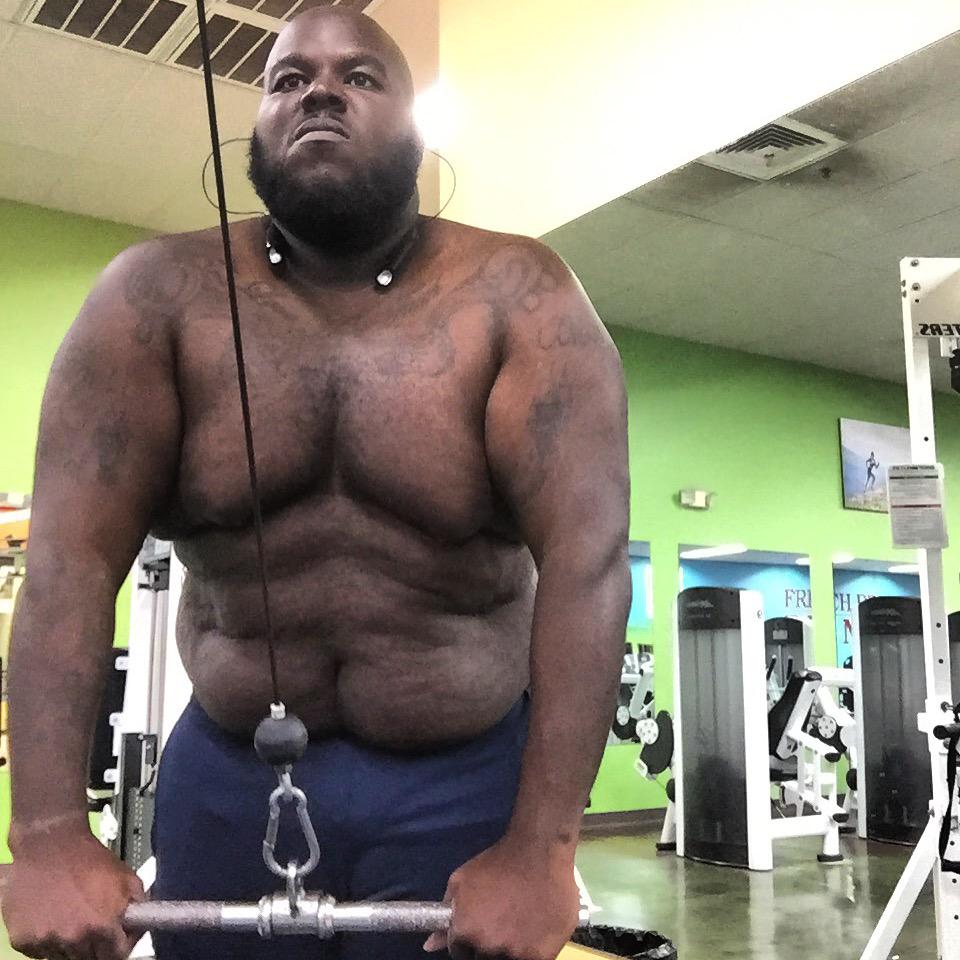 When u lost 140lbs now u getting somewhere #gymlife #GymRat #ISYMFS <a href="/CTFletcherISYMF/">C.T. Fletcher</a> <a href="/shauntfitness/">Shaunt Fitness</a>