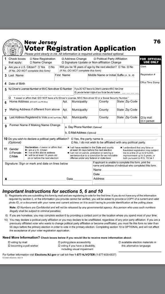 Cranford2016's tweet photo. Seniors,pick up your voter registration form from Mr Mangerelli! You need it to vote for President in 2016!! 🇺🇸🇺🇸🇺🇸 https://t.co/xdqJRBDvsG