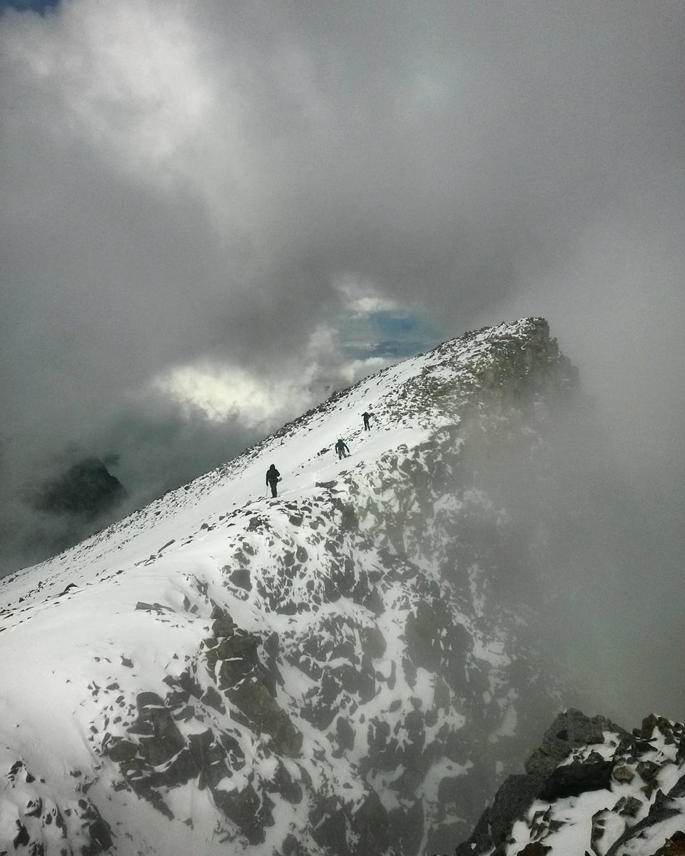 ColoradoHikes's tweet photo. PC: robfu 13,600ft Powering our way up to Split Mountain 10-17-15 #SplitMountain #14er #Norโฆ https://t.co/1oY3D9xKZQ https://t.co/QgNqUnMGFd