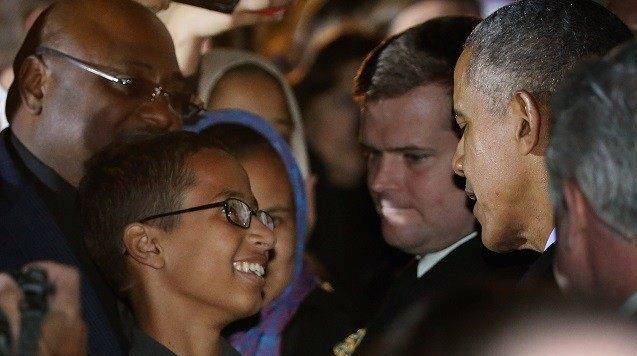 Obama meets with clock boy despite denials PHOTO