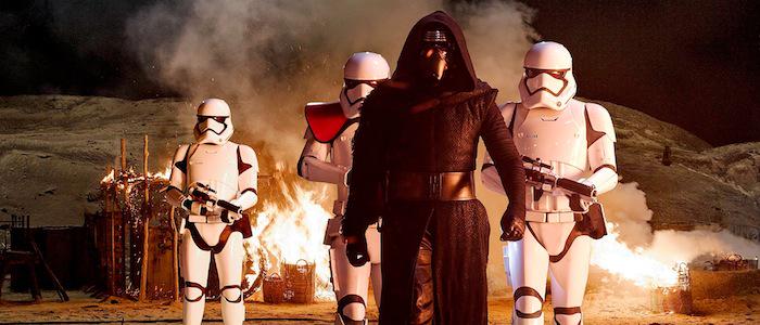 slashfilm's tweet image. The Final &apos;Star Wars: The Force Awakens&apos; Trailer is Here bit.ly/1Xgutqf