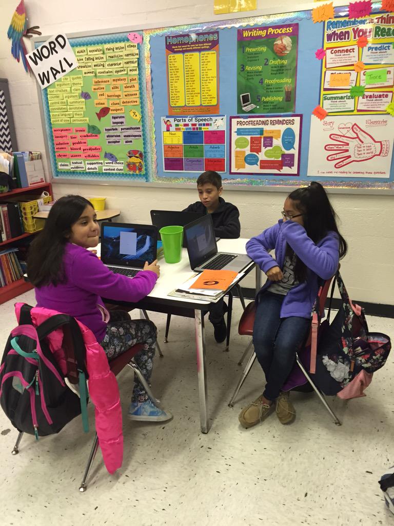 Free2bmeLisa's tweet image. #TechBadge @MsHuntMath @GMSfalcon @jphosey1523 Ss preparing for testing &amp;amp; doing assignments in Google Classroom!