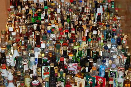 _StuffMomsSay's tweet photo. Me: Goodnight kids! 
*opens bedside drawer* https://t.co/4JYMVxRJCQ