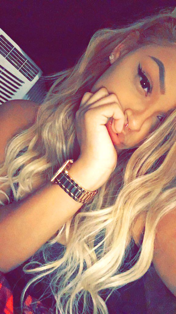 PrimetimeAng's tweet image. Ya girl is back 👸