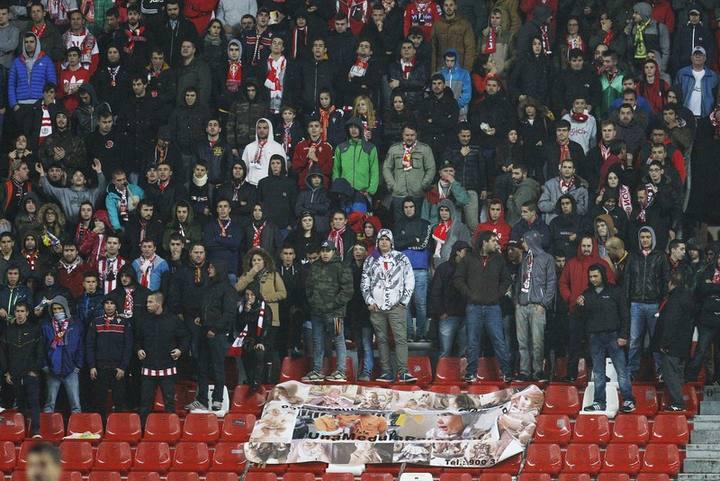 Las_Gradas's tweet image. Sporting - Granada 19.10.15 @ULTRASGIJON