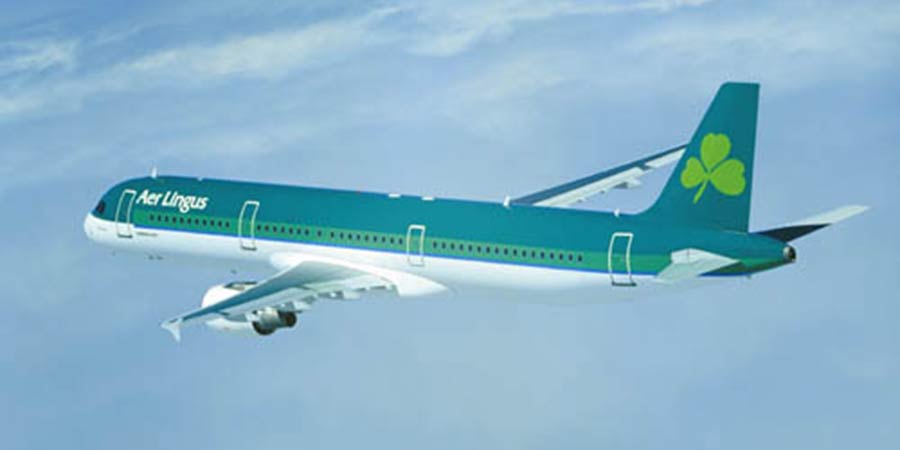 latercera's tweet image. Brasileño mordió a un pasajero en un avión y luego murió en pleno vuelo lt.cl/TBfkK