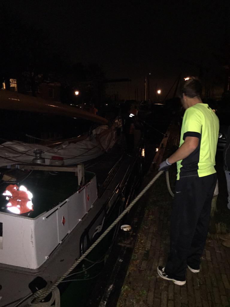 AnnetvdM's tweet photo. Nog net in het donker kwam de @Verwisseling door Spaarndam. 25 minuten achter @Eelkje2. #strontrace https://t.co/qstzuniti0
