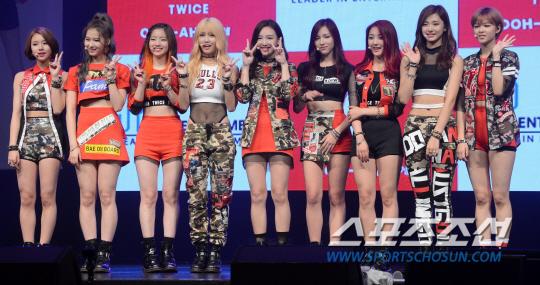 Twice Debut Showcase 10 Celebrity Photos Videos Onehallyu Twice Debut Showcase 10 Celebrity Photos Videos Onehallyu
