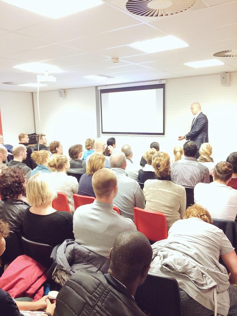 Sloterparkbad's tweet image. Ruim 80 zwemonderwijzers hebben een studiedag bij ons met o.a. een presentatie van @Robinvangalen