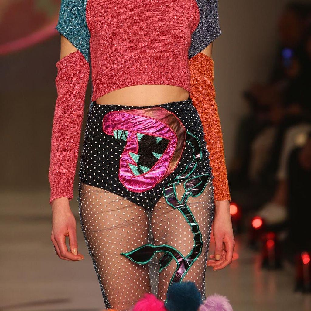 MaidinLove_'s tweet image. Shop the #ponpon skirt online at luisaviaroma.com ✨ 👉🏻@luisaviaroma #worldwide #maidinlove #aw1516 #savethe…