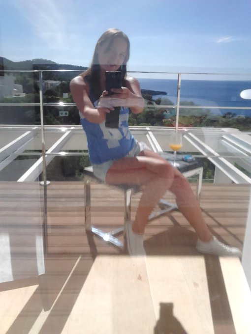 & here is me now) @ivanawowgirls selfy @Ibiza2015 Kisses ))) https://t.co/ZdYx7zT6Pv