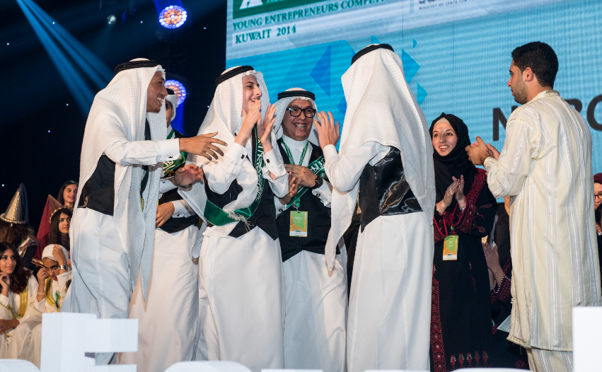 INJAZAlArab's tweet photo. لحظة إعلان شركة @Nbgh_Inc كأفضل شركة طلابية للسنة الماضية للمدارس الثانوية. حماس وفرحة لا توصف! #YECINJAZ https://t.co/uzD5Hmh24c