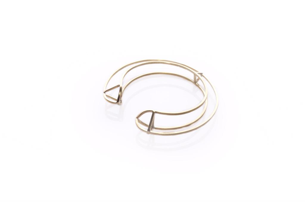 Creative_Revolt's tweet photo. Triangle bangle by @pdeansdundas available on https://t.co/0BFIM7b1y6 now. #jewellery #onlineshop #gesign https://t.co/e3r3sbBpzO