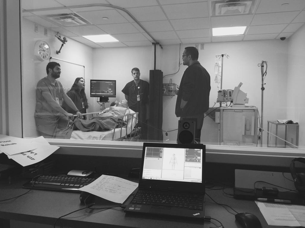 MatthewKosemund's tweet image. Anesthesia residents learning from a pro! #utswsim #supersimtech @laerdalmedical