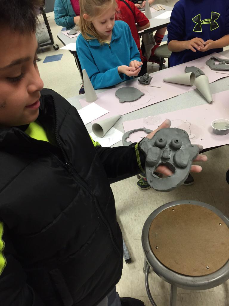 artwithmrsmay's tweet image. 4th grade clay gargoyles are coming to life! #4thgradeart #slabbuilding @SMEPolarBears